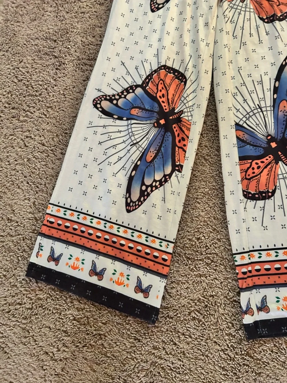 2-pc Butterfly-Print Wide-Leg Top and Pants — White with Orange & Blue - Picture 4 of 16